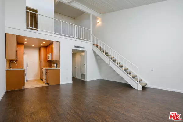 Encino, CA 91316,5460 WHITE OAK AVE #A323