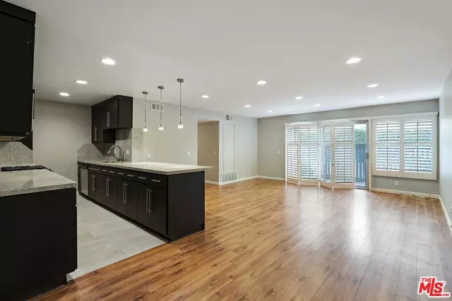 5700 ETIWANDA AVE #111, Tarzana, CA 91356