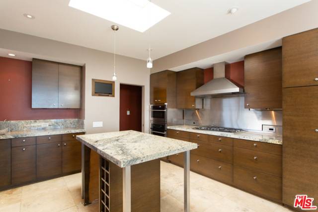 Los Angeles, CA 90049,12272 SKY LN