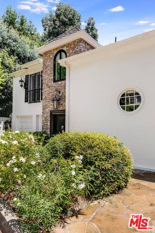 Beverly Hills, CA 90210,1740 LA FONTAINE CT