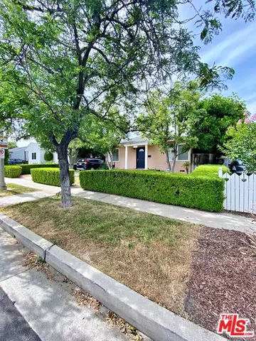 Encino, CA 91316,17425 TIARA ST