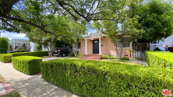 Encino, CA 91316,17425 TIARA ST