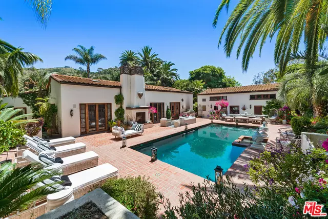 23155 MARIPOSA DE ORO ST, Malibu, CA 90265