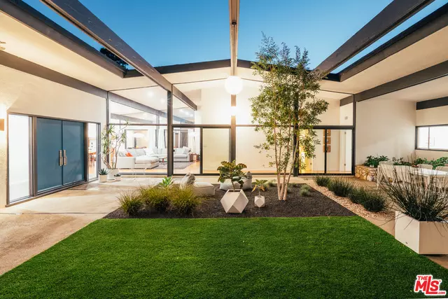 Rancho Palos Verdes, CA 90275,29927 AVENIDA ANILLO