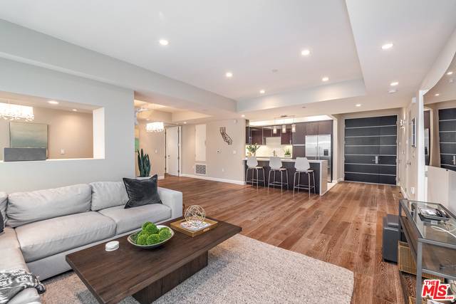 441 S BARRINGTON AVE #202, Los Angeles, CA 90049