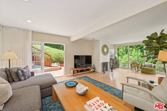 4116 Sunswept Dr, Studio City, CA 91604