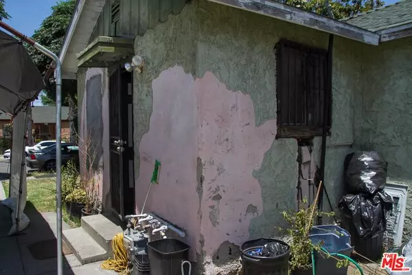 Compton, CA 90221,4918 E San Vincente St