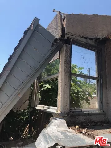 Compton, CA 90221,1820 E Pine St