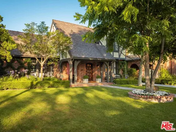 Los Angeles, CA 90004,420 N McCadden Pl