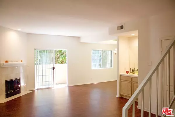 Valley Village, CA 91607,5240 N Vantage Ave #106