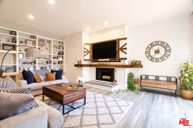 12355 Chandler Blvd #201, Valley Village, CA 91607