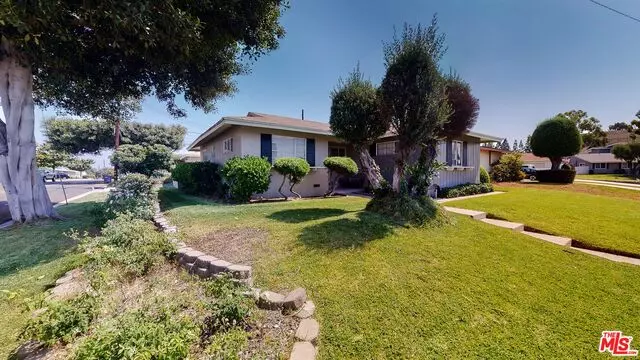 15003 Crestoak Dr, La Mirada, CA 90638