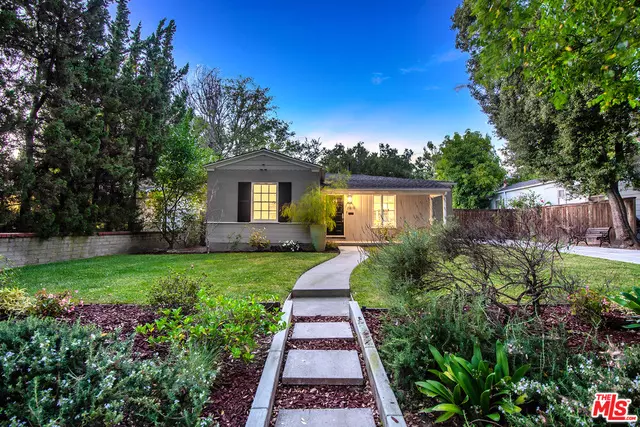 11819 Hartsook St, Valley Village, CA 91607