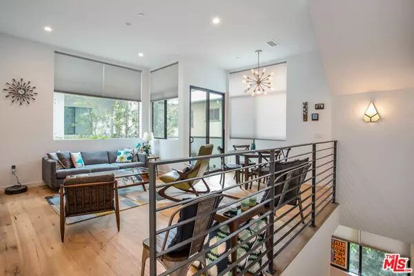 North Hollywood, CA 91601,4943 Cahuenga Blvd