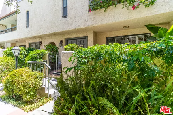 Encino, CA 91316,5255 Zelzah Ave #117