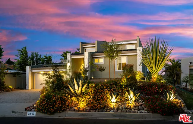 21692 Yucatan Ave, Woodland Hills, CA 91364