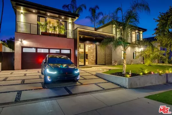 2021 SANTIAGO DR, Newport Beach, CA 92660