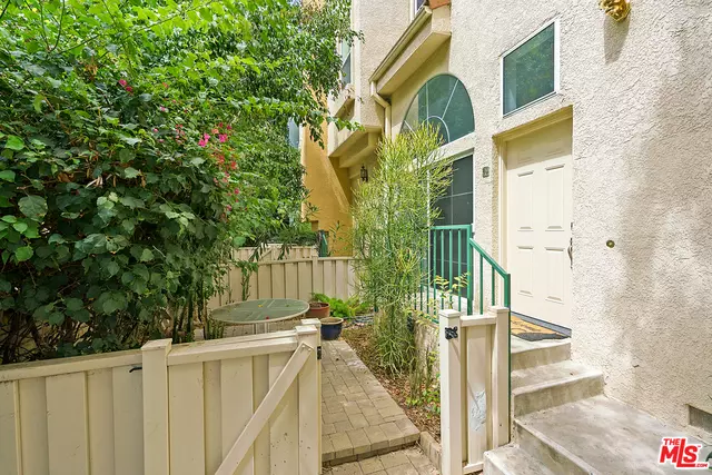 5455 Sylmar Ave #1504, Sherman Oaks, CA 91401