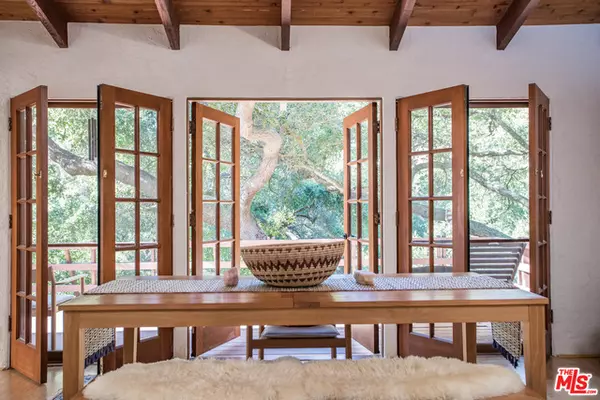 241 Muerdago Rd, Topanga, CA 90290