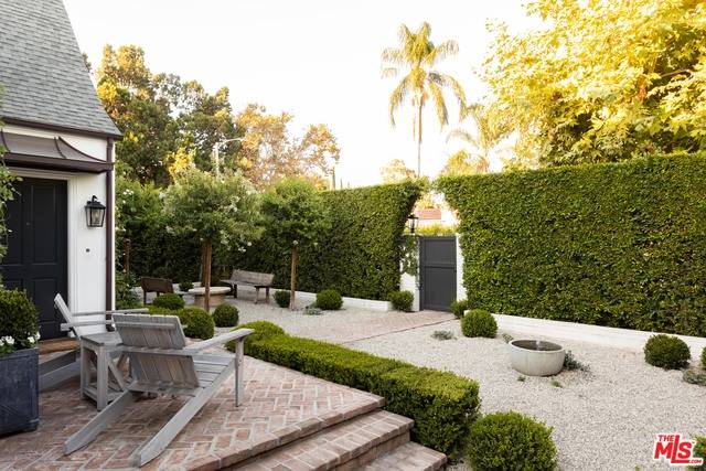 Los Angeles, CA 90048,401 N Croft Ave