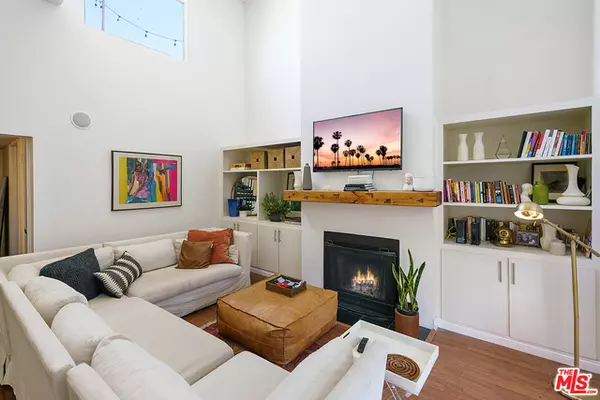 14937 Dickens St #206, Sherman Oaks, CA 91403