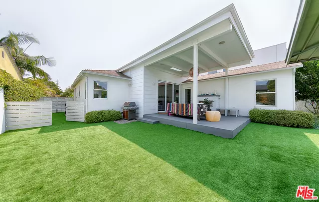 1013 Indiana Ct, Venice, CA 90291