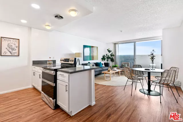 615 Esplanade #102, Redondo Beach, CA 90277