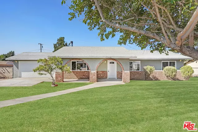 13936 Pine St, Hesperia, CA 92345