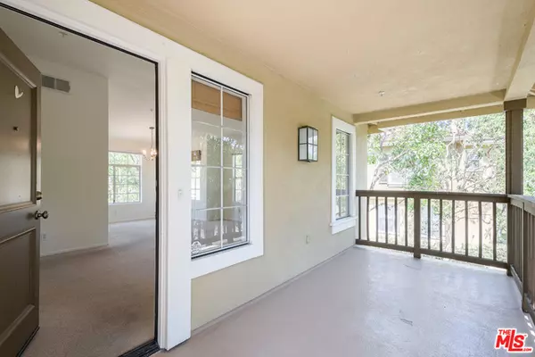 Tustin, CA 92782,221 GALLERY WAY