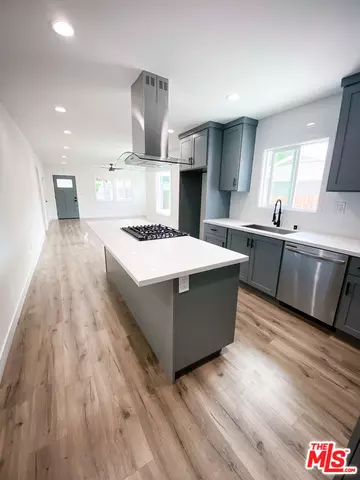 Compton, CA 90220,107 E Indigo St