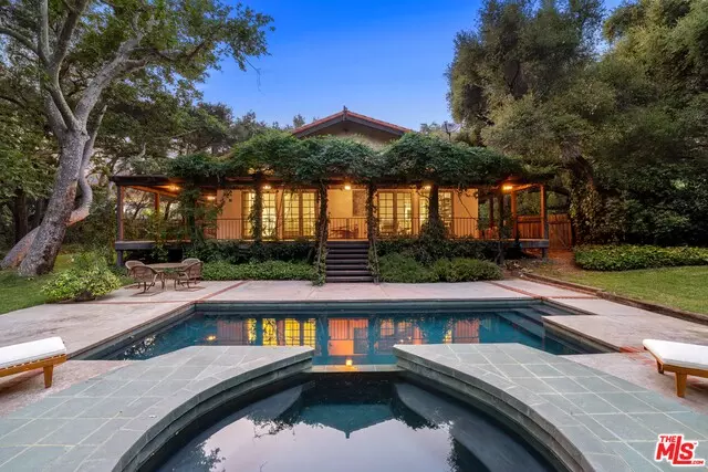 821 Camino Colibri, Calabasas, CA 91302