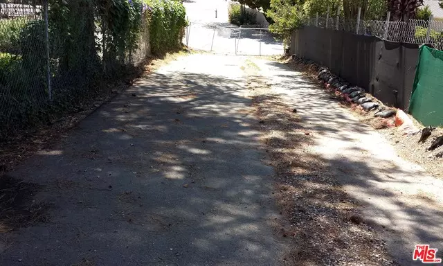 Woodland Hills, CA 91364,4180 NATOMA AVE