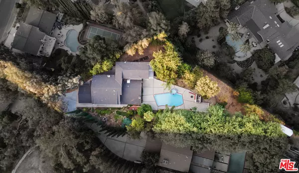 20142 Santa Rita St, Woodland Hills, CA 91364