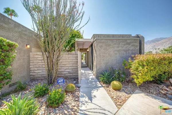 839 N Calle De Pinos, Palm Springs, CA 92262