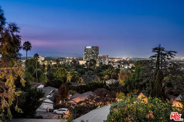 15193 Encanto Dr, Sherman Oaks, CA 91403