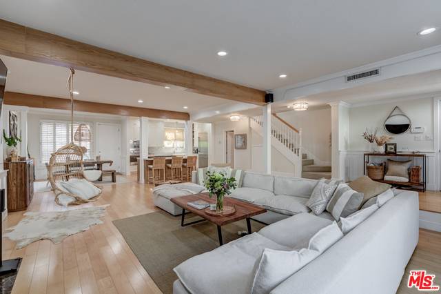 12332 Montana Ave, Los Angeles, CA 90049