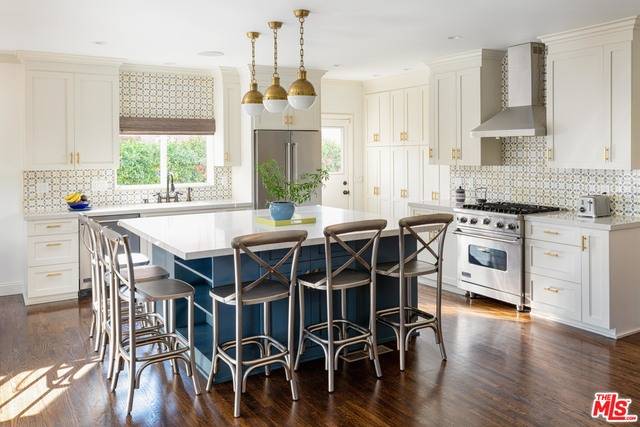 2909 Vineyard Ave, Los Angeles, CA 90016