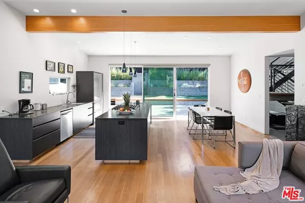 Topanga, CA 90290,544 Glen Trl