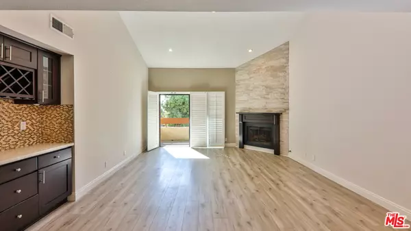 Valley Village, CA 91607,12355 Chandler Blvd #203