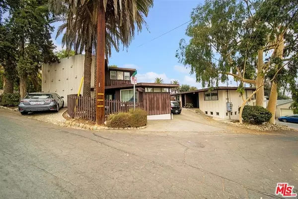 270 Robincroft Dr, Pasadena, CA 91104