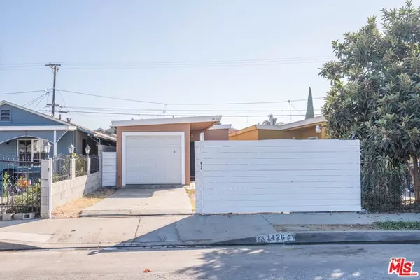 Compton, CA 90220,1426 W 153Rd St