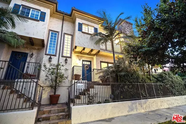 11622 Valley Spring Ln #2, Studio City, CA 91604