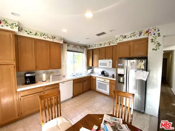 Saugus, CA 91350,20012 Franks Way