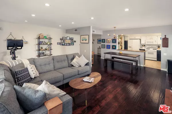 4630 Willis Ave #211, Sherman Oaks, CA 91403