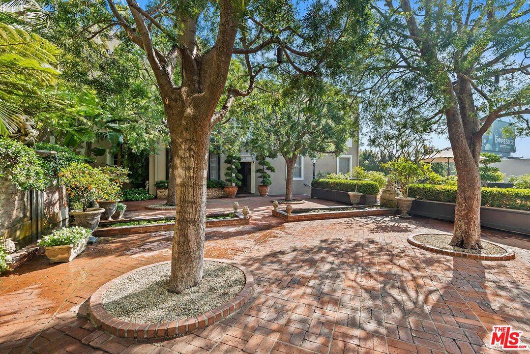West Hollywood, CA 90069,8726 Shoreham Dr #A