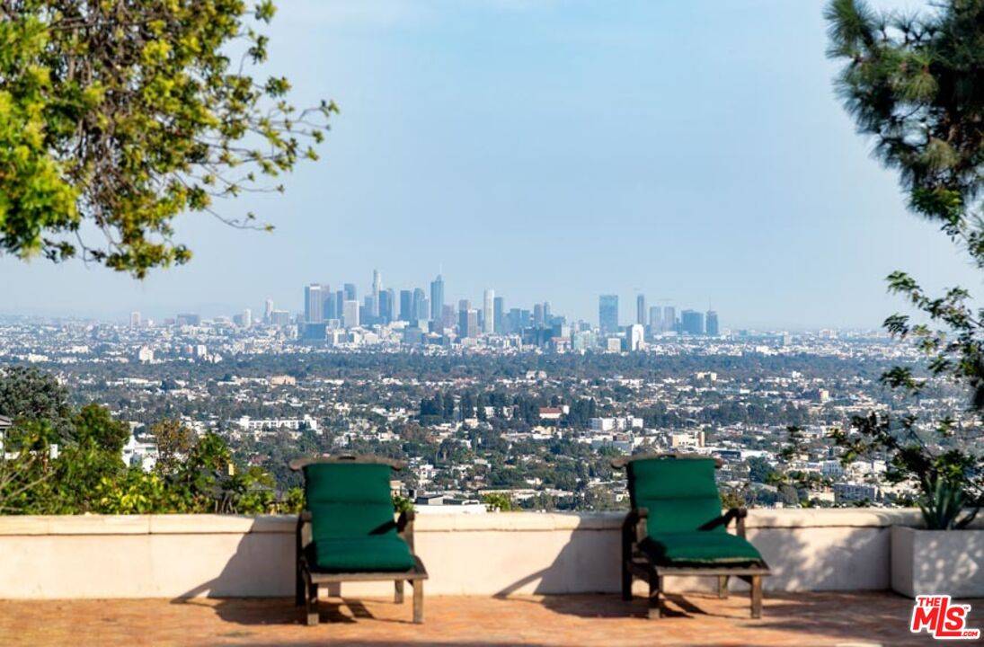 Mid-Century View Property - Hollywood Hills West