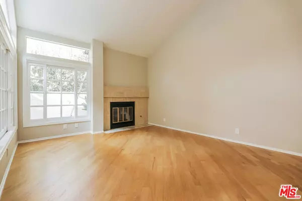 Irvine, CA 92612,96 Stanford Ct #48