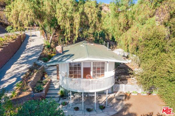 1930 Topanga Skyline Dr, Topanga, CA 90290