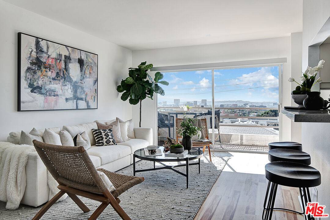 1131 Alta Loma Rd #107, West Hollywood, CA 90069