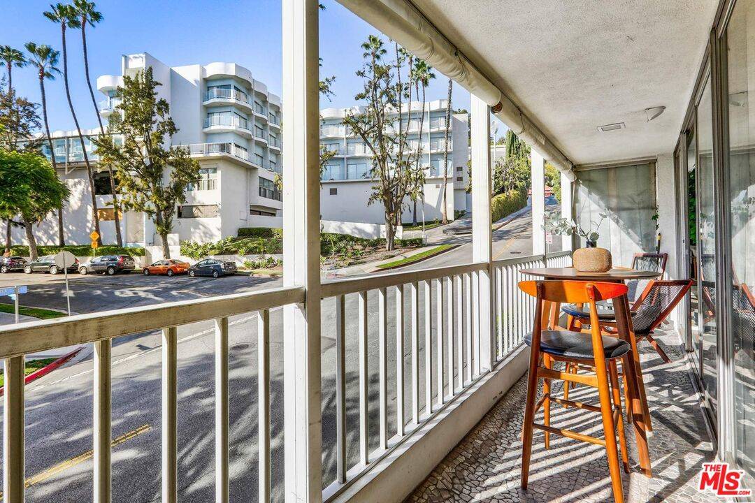 1400 N Sweetzer Ave #102, West Hollywood, CA 90069